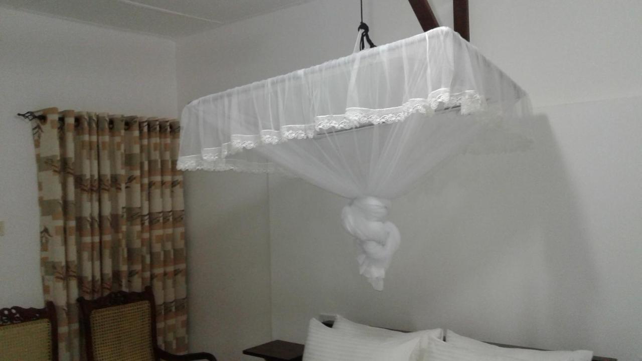 אנוראדפורה Water Front Home Stay And Resort מראה חיצוני תמונה